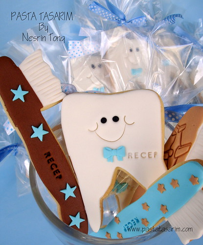 TOOTH AND TOOTHBRUSH COOKIES- BOYS