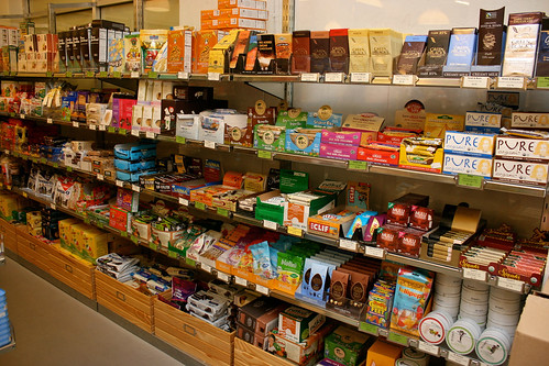 Organic candies, bars, biscuits and other sweet treats!