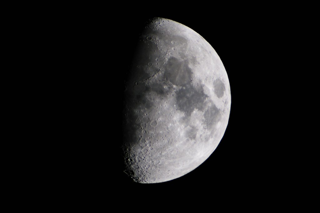 Mark Parren - Opteka 650-2600mm -1300mm      Moon