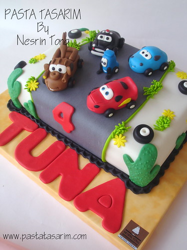  CARS BIRTHDAY CAKE - TUNA