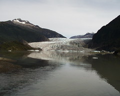 Close to Juneau, the capital of Alaska, is the Mendenhall Glacier.