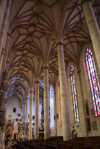 Interior de la nave lateral de la catedral de Ulm
