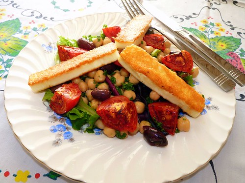 Chickpea Lemon & Herb salad with Tomatoes and grilled Haloumi