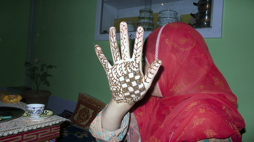 hand that painted by Henna 