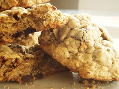 42 - quaker oats oatmeal chocolate chip cookie