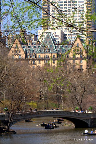 bow bridge in central park nyc. ow bridge in central park nyc