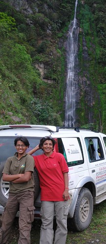Dr. (Capt) Ritu Biyani-Joseph and her daughter, Tista, with the car they used for their breast cancer awareness roadtrip.