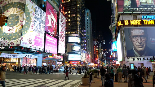 Times Square.<br />
***<br />
New York, april 2010. Överraskningsresa (!) i samband med min 40-årsdag. Tack!” title=”2010-04-01_P1020111″  /><br /><em>Times Square, klicka på bilden för att se fler bilder från den fantastiska resa jag överraskades med inför min 40-årsdag.<br />
Tusen tusen tack framför allt Vaike, men också många fler. Ni vet vilka ni är!</em></p>
	</div><!-- .entry-content -->

	
</article><!-- #post-## -->

		</main><!-- #main -->
	</div><!-- #primary -->
	
<aside id=