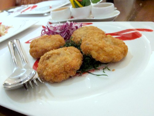 Tod Man Poo (Deep Fried Crab Meat Cakes w/Sweet Plum and Ginger