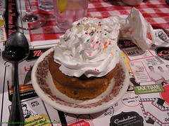 Wondercon 2010: Birthday Cupcake