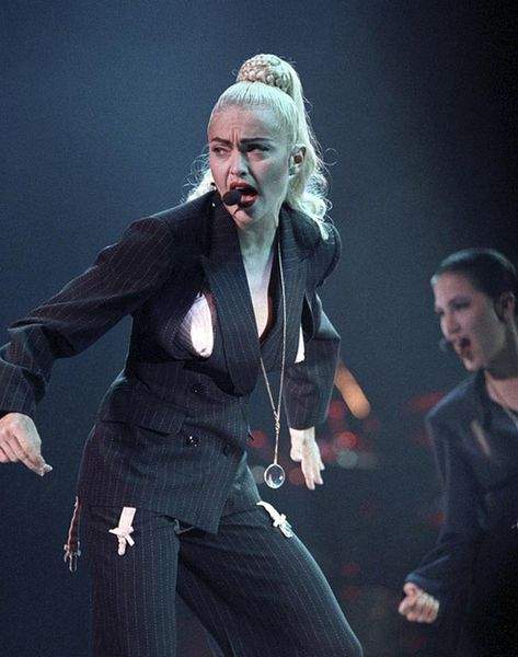 Madonna - Blonde Ambition Tour