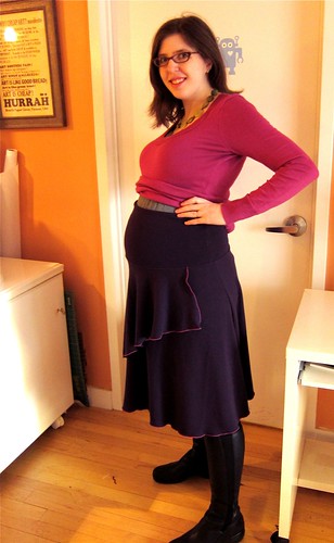 Kwik Sew 3513 Roll-Top Knit Skirt w/ Flounce (21 weeks pregnant)