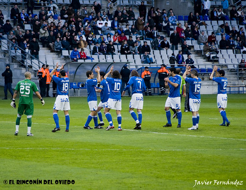 Real Oviedo saluda
