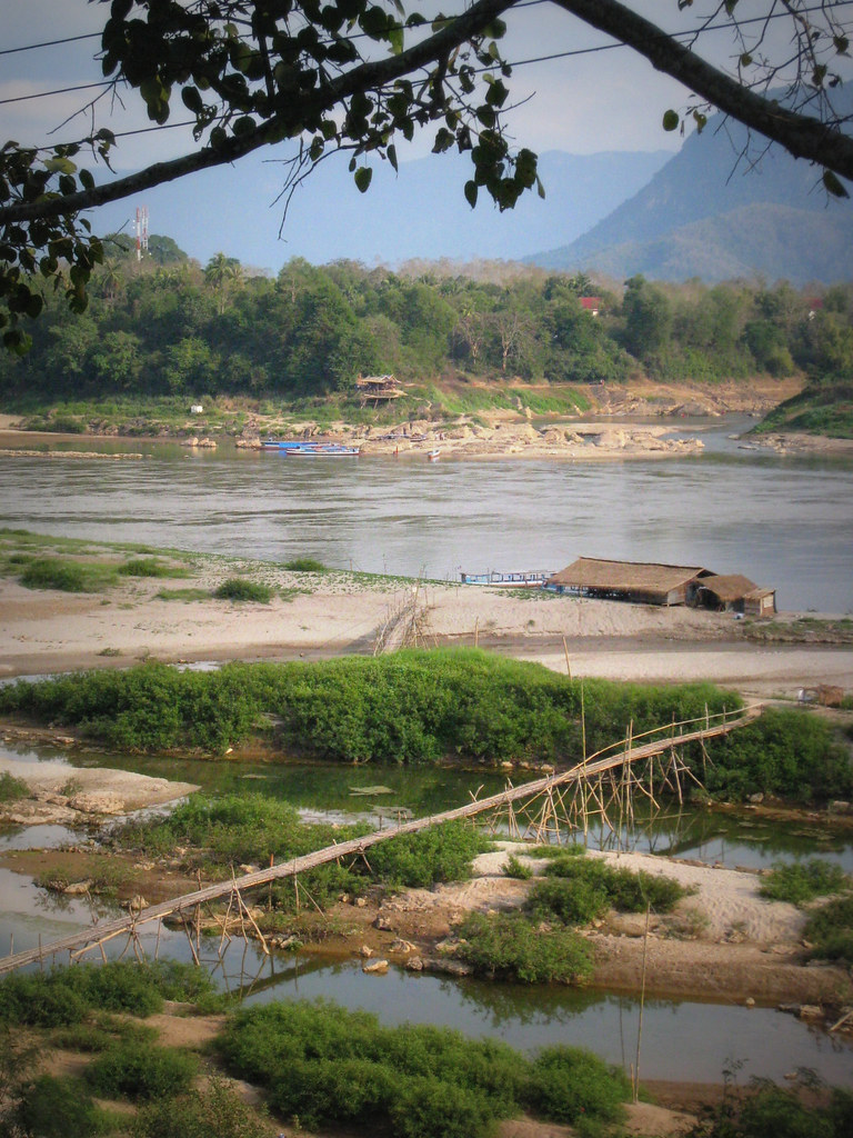 Vue depuis la rive de Xien Maen