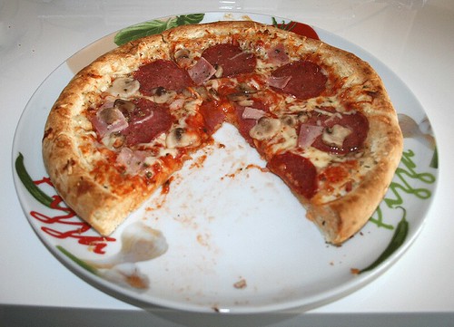 08 - Pizza angeschnitten