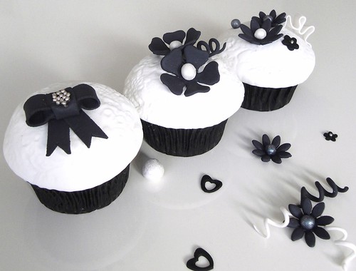 Wedding cupcake collection 2010