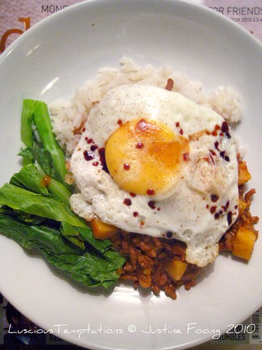 Mince with Potatoes, Fried Egg and  Green Veg - Week Day Dinner