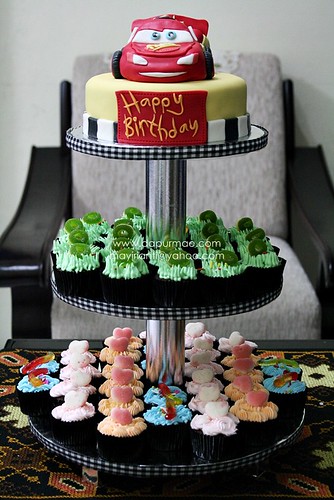 Birthday Cupcake Tiers + Disney Cars 3D Cake