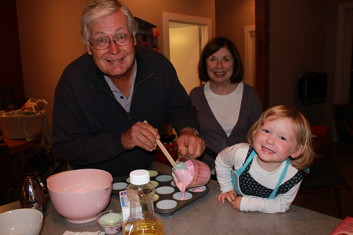 making cupcakes with kiki and grandpa