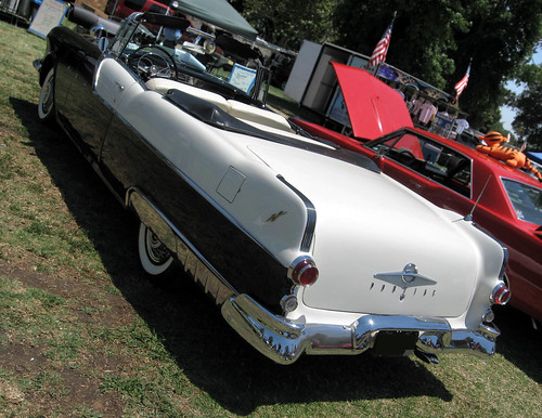 1955 Pontiac Star Chief convertible rear 3q