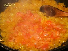 Empanada mariscos-añadir tomate