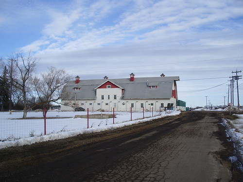 U of A farm, barn