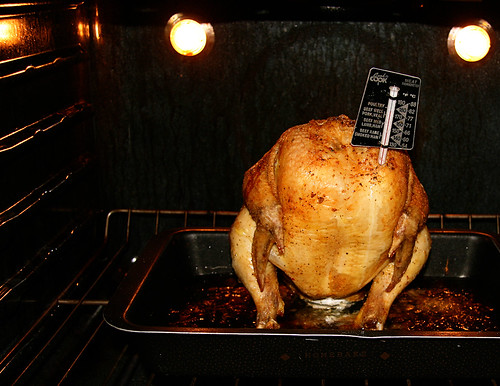 Beer can chicken. (by antigone78)