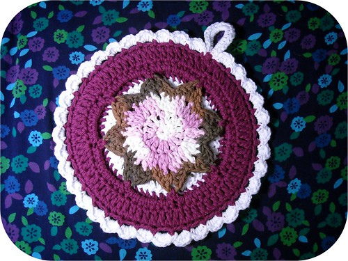 crochet potholder - side a
