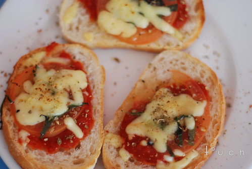 Baguette with tomato & cheese