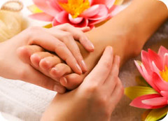 Flower foot massage in het Thais Wellness Cent...