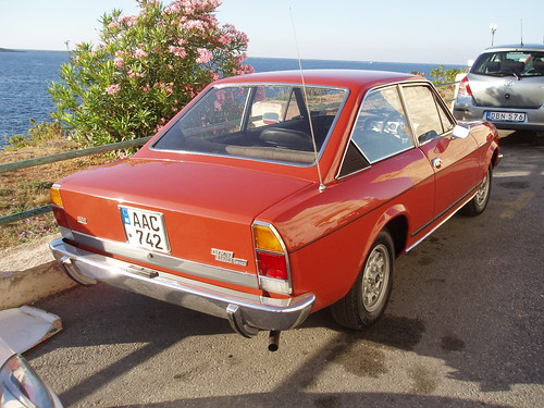 This very well mentained Fiat 124 sports Coupe was spotted at Bugibba