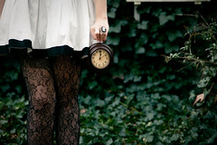 Alice in Wonderland: White Rabbit - No Time to...