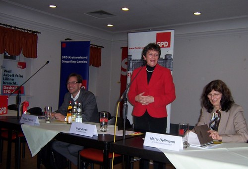 28.02.2010 | Inge Aures (MdL) und Florian Pronold (MdB) referieren zum Sachstand Landesbank