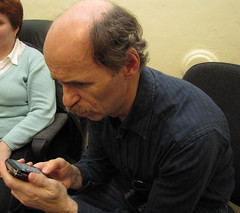 Pepa Konečný zkouší ovládání telefonu s dotykovým displejem poslepu