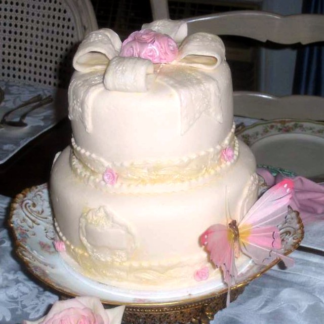 elegant birthday cake for grandma