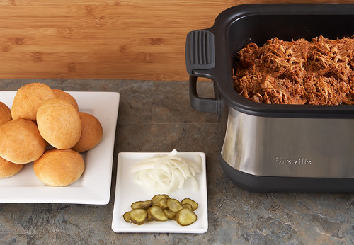 Shredded Slow Cooker Chicken with BBQ Sauce 2of4 BSC560XL
