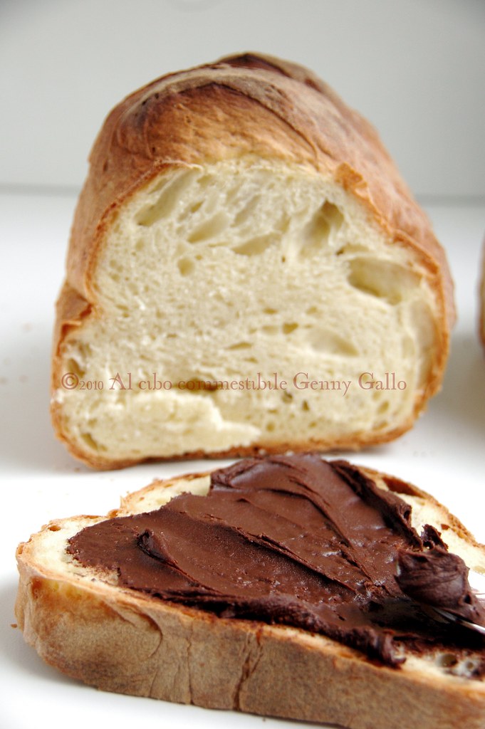 Crema di cioccolata e nocciole su pane di Matera