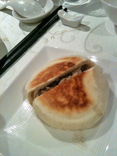 Special Shaanxi marinated meat in baked pancake