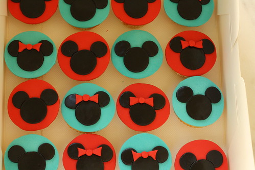 minnie mouse cupcakes. Mickey * Minnie Mouse Cupcakes