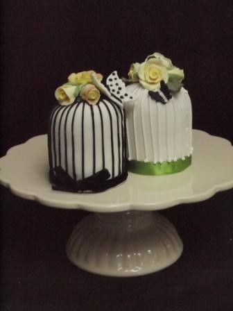 miniature wedding cakes 