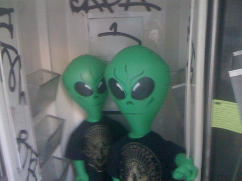 Alien buddies