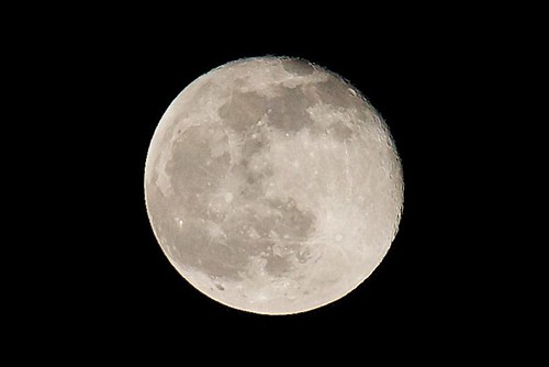 2010-10-24, 今晚的月亮真是明亮啊