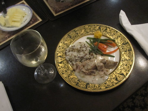 blanquette de veau, rice, veggies, white wine