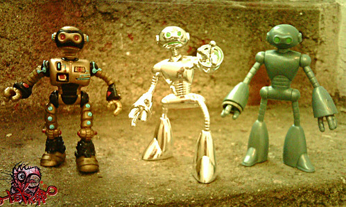 Teenage Mutant Ninja Turtles "Fugitoid" :: 'Sal' Units - 1990 model, 2009 model , 2004 model ..comparison i  