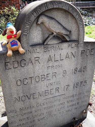 Holidog visits Poe's grave