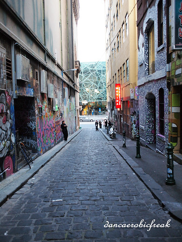Melbourne: Walking down the  Alley