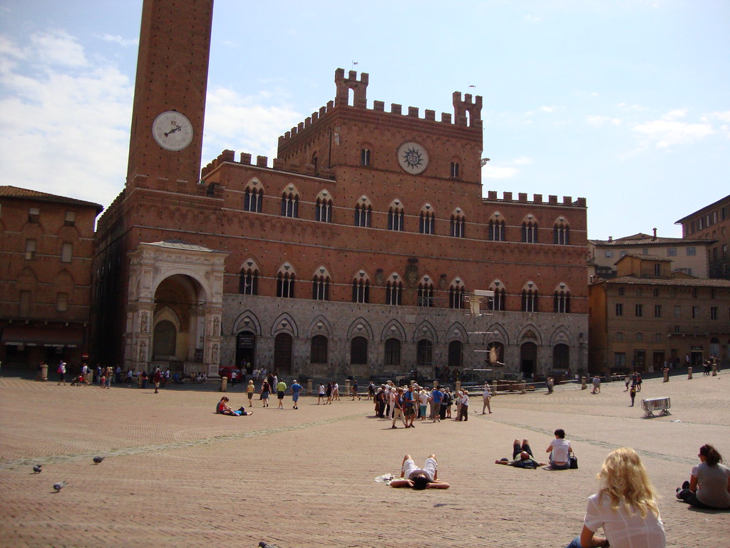 Piazza, Siena