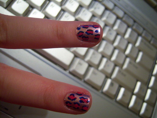 Animal print pink nails by Criss-Teen.