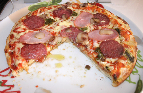 07 - Pizza-angeschnitten
