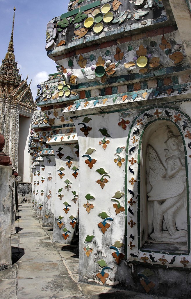 _mg_0717 - Wat Arun Pagoda Walkway - Enfused